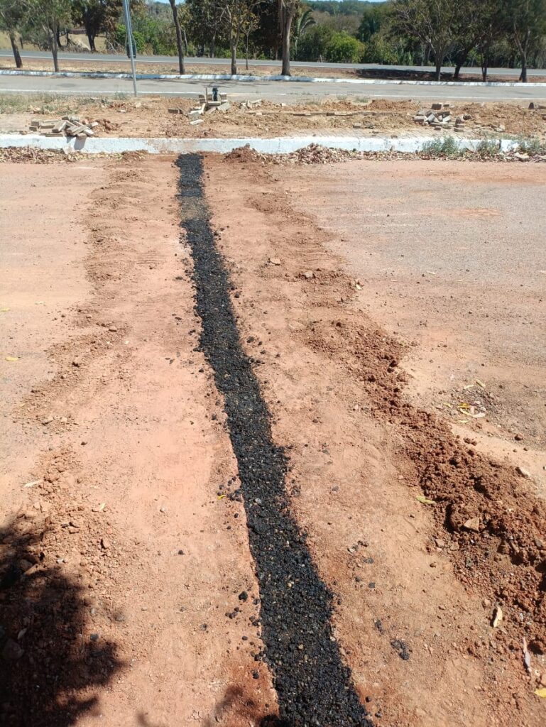 Recuperação asfáltica após obras na rede de água em Trombas 4 Recuperação asfáltica realizada pelo SAAE de Trombas após intervenção na rede de água