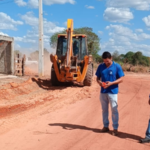 Implantação da rede de distribuição de água no Conjunto Vila Dourada pelo SAAE de Trombas