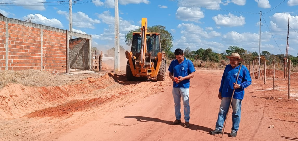 Rede de distribuição de água chega ao Conjunto Vila Dourada